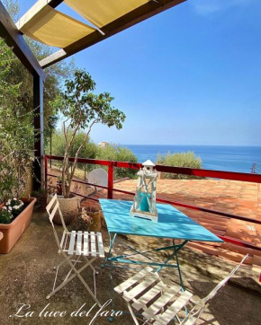 La luce del faro (cottage con vista mare)
